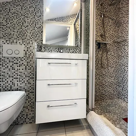 Apartment Homelivia, Lovely One Bedroom Flat Place Garibaldi Et Port Nizza