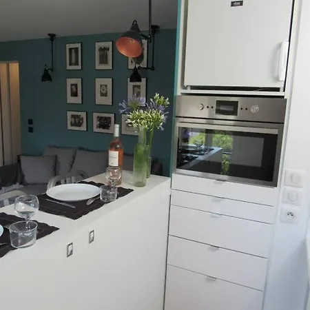 Homelivia, Lovely One Bedroom Flat Place Garibaldi Et Port Apartment